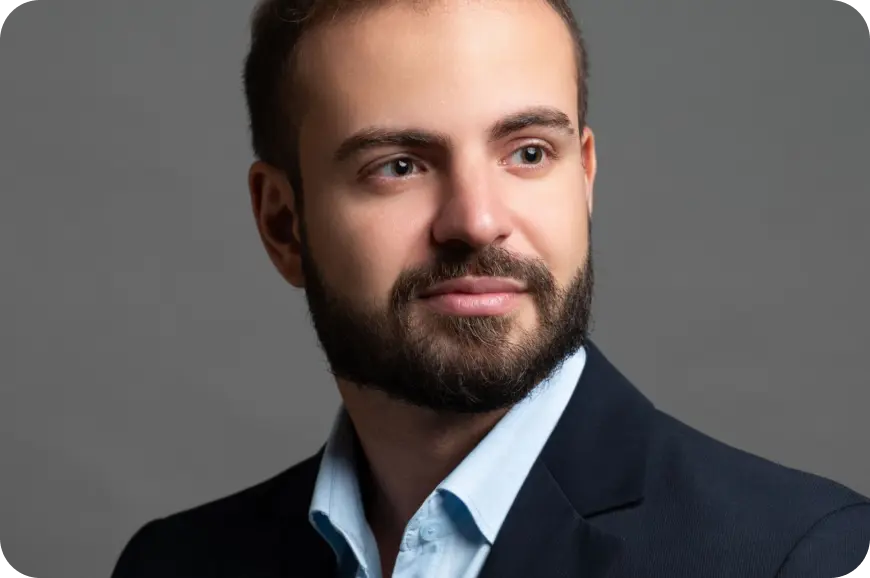 Retrato de Flávio Ribeiro, fundador da FR Prime Imóveis